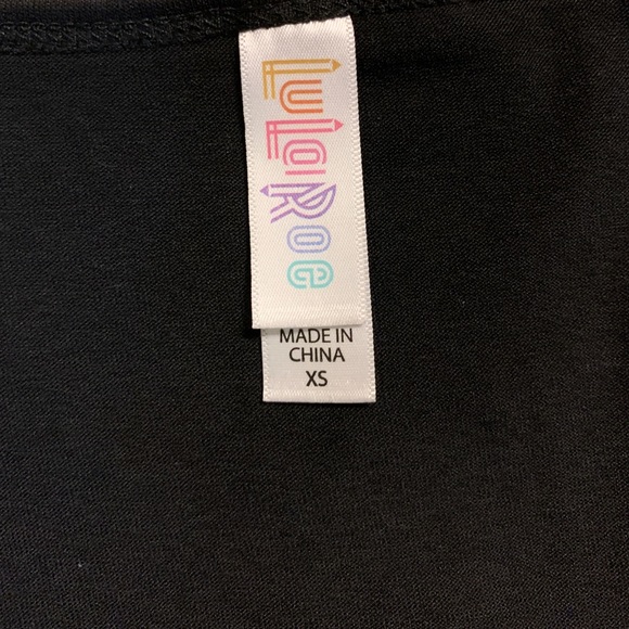 *RARE FIND* LulaRoe black scoop neck shirt - Picture 3 of 3